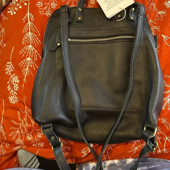 Gucci Black Leather Backpack with Monogram Stripe - Picture 2 of 9